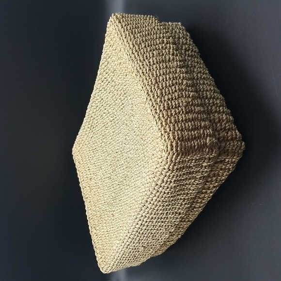 Vintage Hand Crafted 1 Square and 2 Rectangle Grass Baskets with Lids - Picture 8 of 16